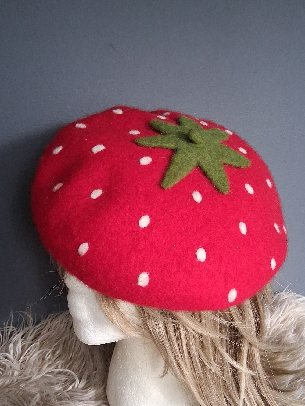 ZASY accessories Wool Strawberry Beret